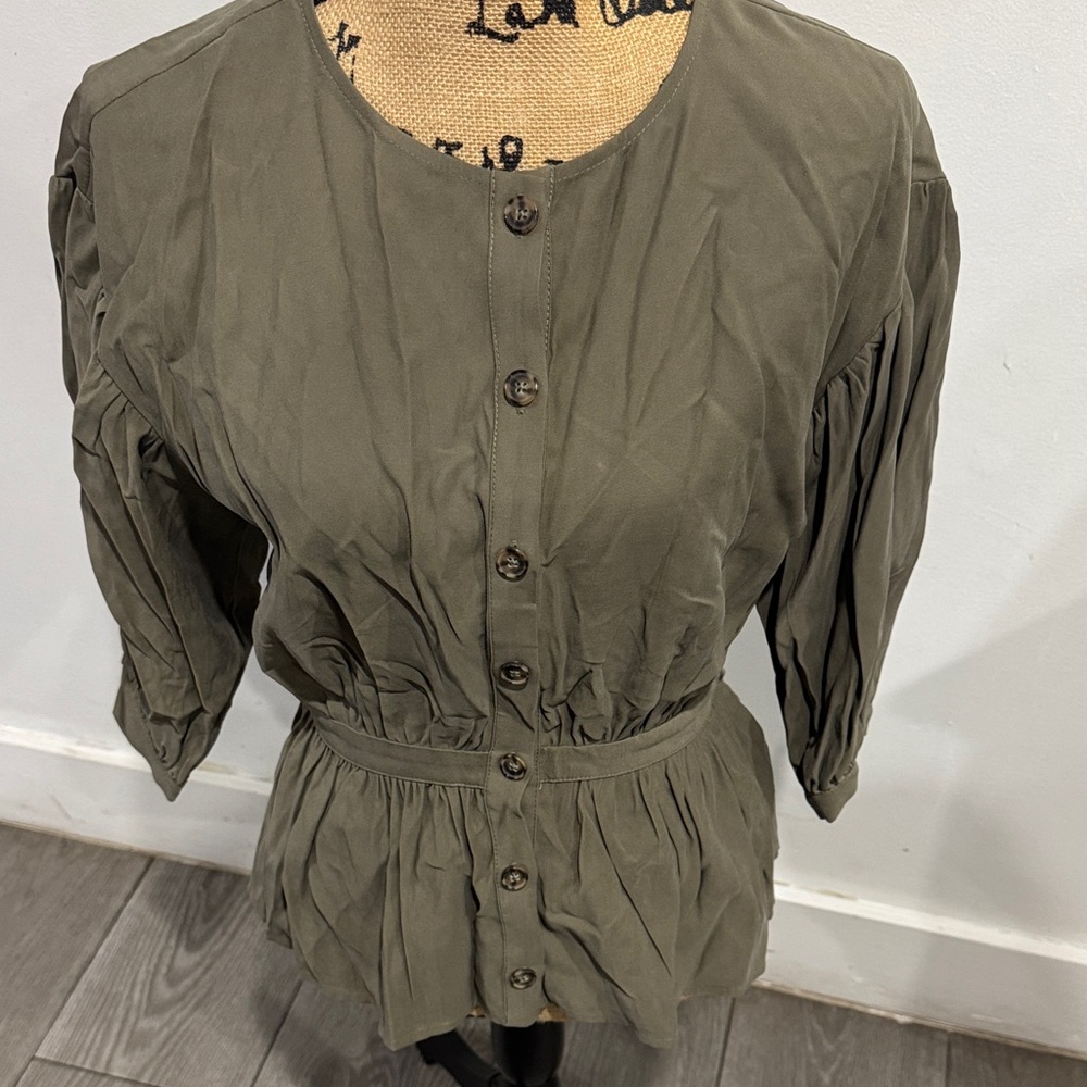 L'Academie Khaki Button-Down Women's Shirt